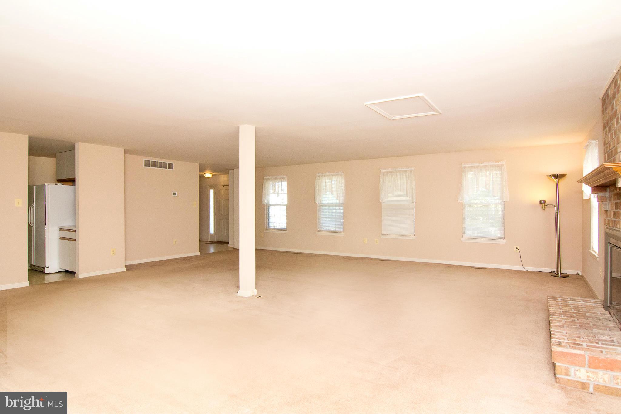 322 Kalorama Road Sykesville, MD 21784 - Photo 12 of 30 Bright Great Room