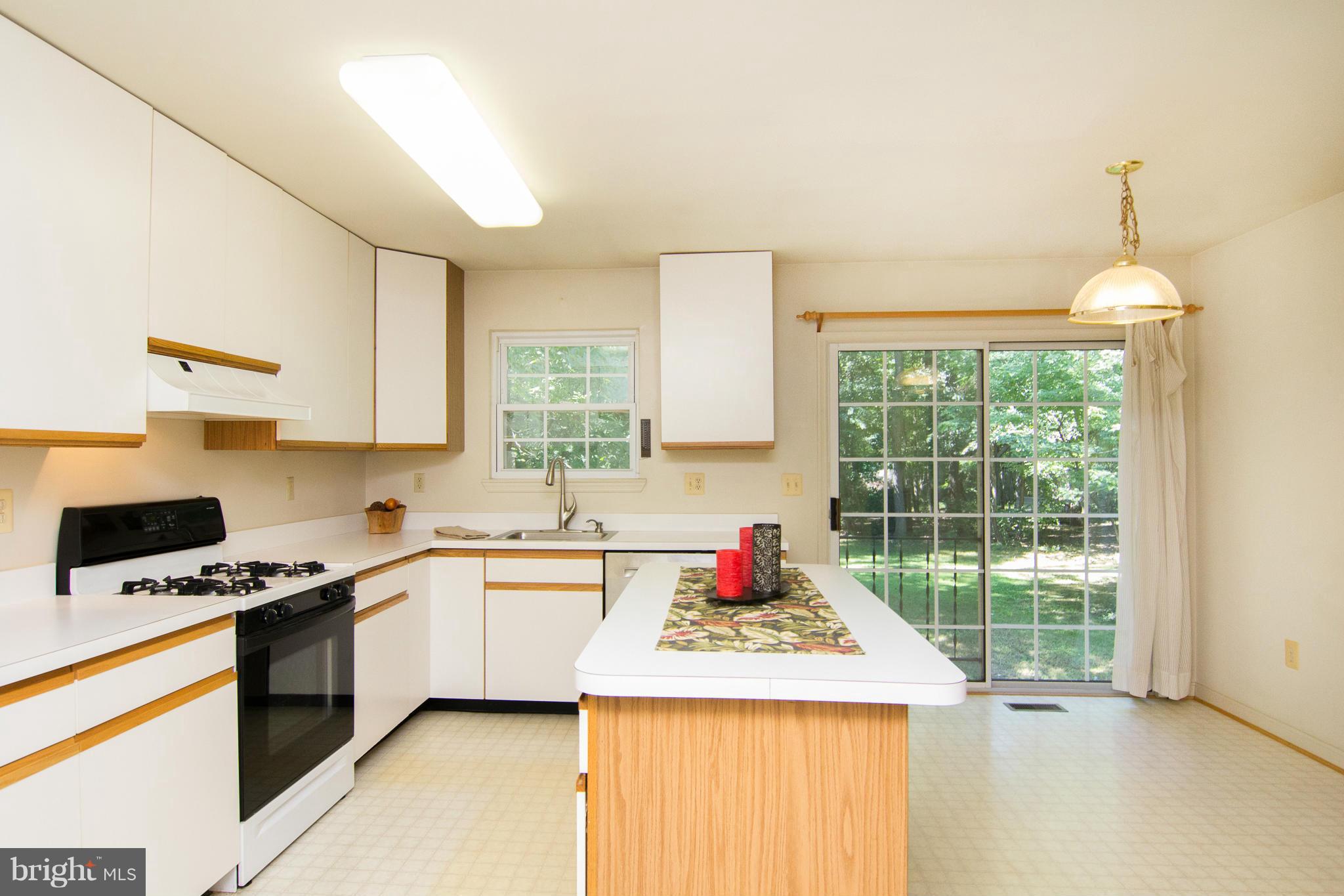 322 Kalorama Road Sykesville, MD 21784 - Photo 14 of 30 Large kitchen space