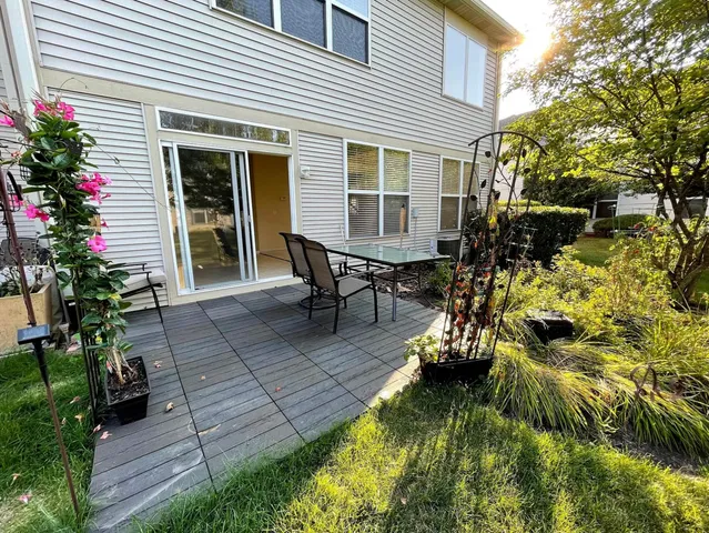 $315,000 | 2326 Sunshine Lane, Aurora, IL 60503