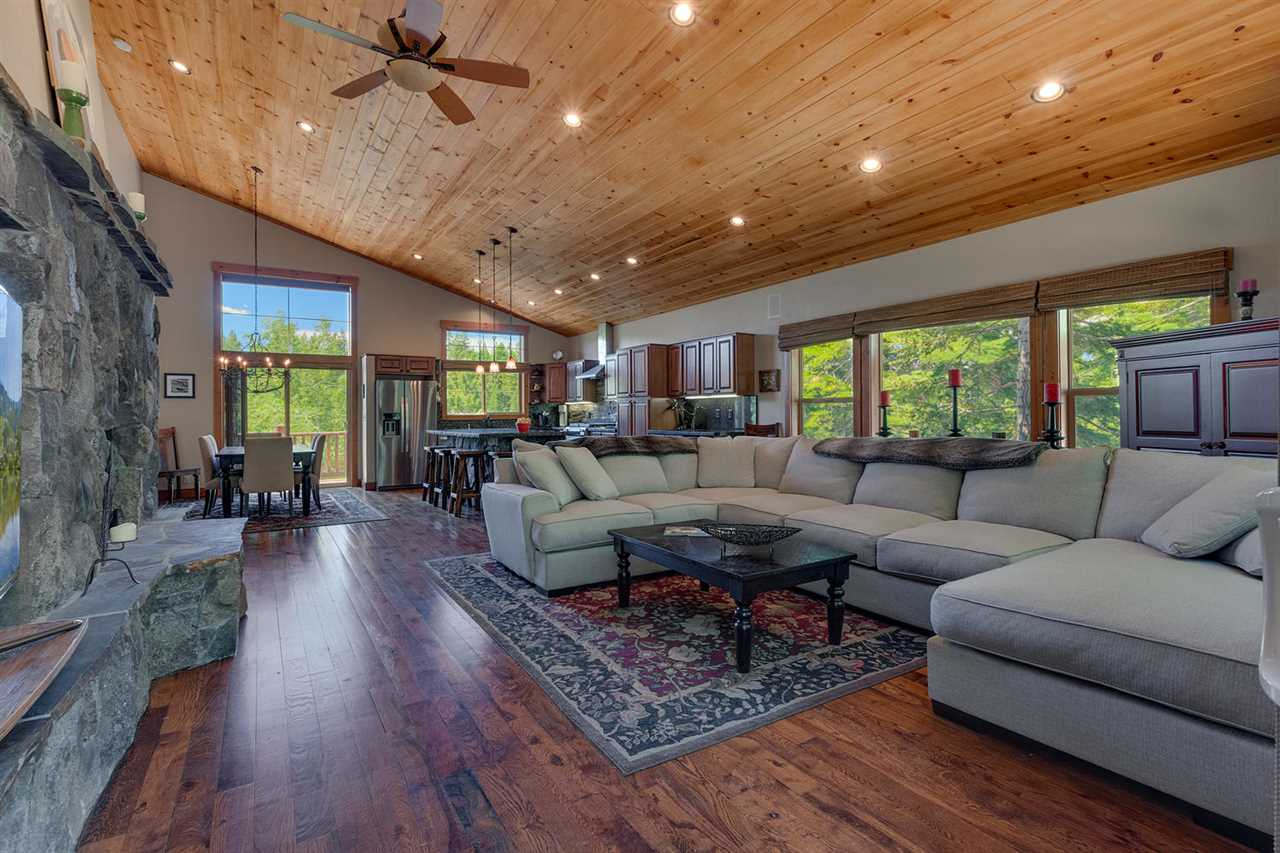 11760 Kitzbuhel Road Truckee, CA 96161 - Photo 2 of 18 Gallery Image 2