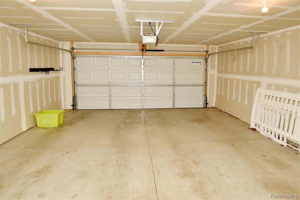 2888 Glenbar Circle Rochester, MI 48307 - Photo 33 of 38
