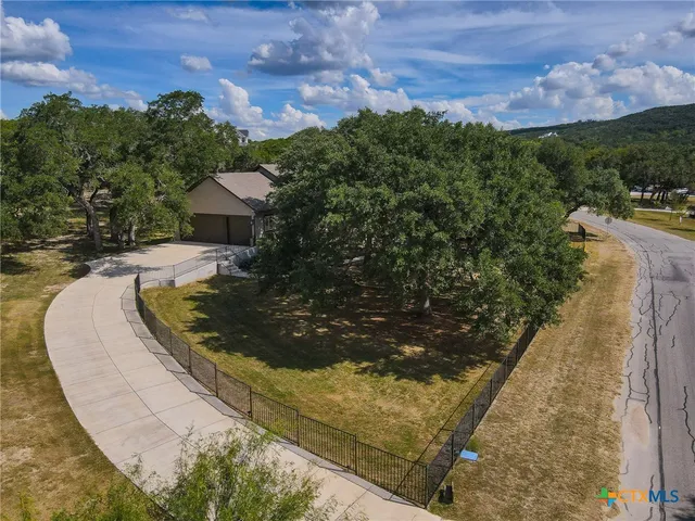 $800,000 | 663 Private Road 1712, Mico, TX 78056