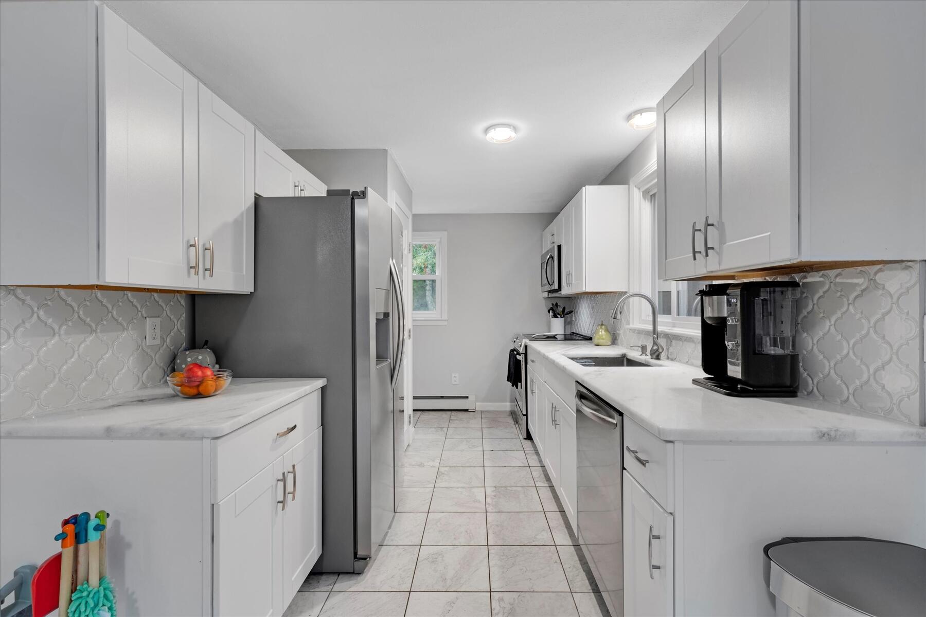 27 Avery Road Pocasset, MA 02559 - Photo 6 of 20 10-MG_9546-r(1)