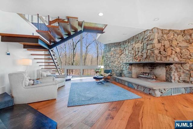 28 Rockleigh Road Rockleigh, NJ 07647 - Photo 4 of 39