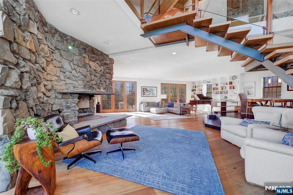 28 Rockleigh Road Rockleigh, NJ 07647 - Photo 5 of 39