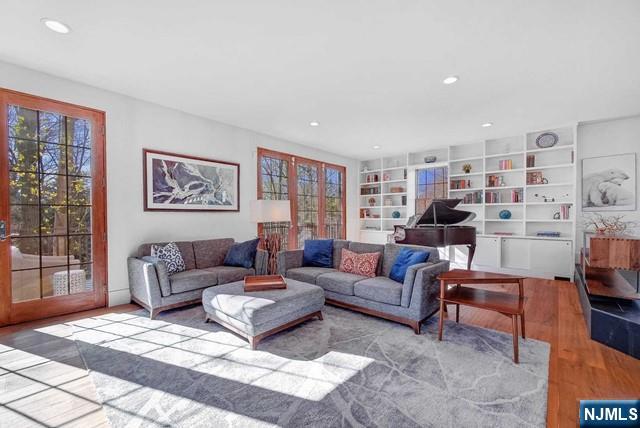 28 Rockleigh Road Rockleigh, NJ 07647 - Photo 8 of 39