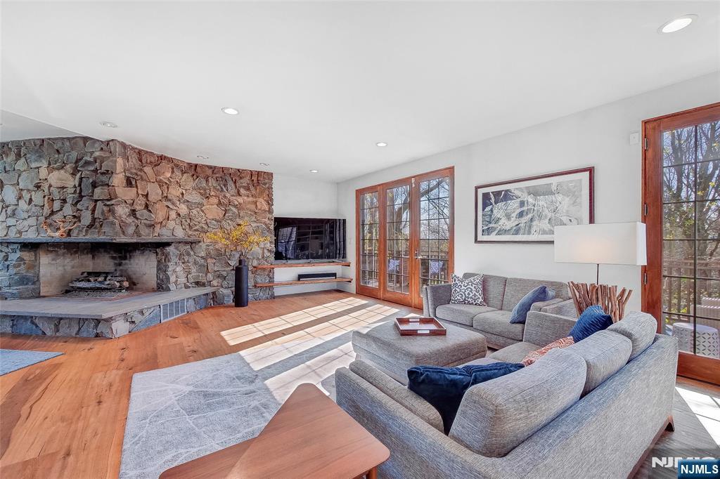 28 Rockleigh Road Rockleigh, NJ 07647 - Photo 9 of 39