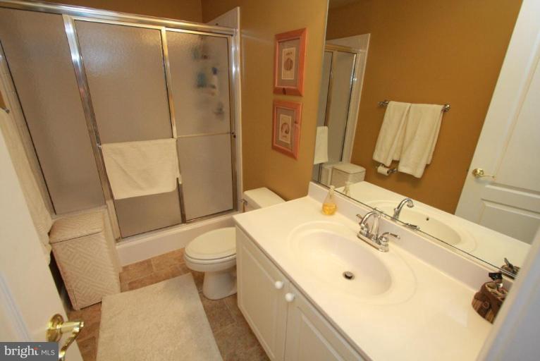 20945 Sunnyacres Road Gaithersburg, MD 20882 - Photo 14 of 30 Bath #2