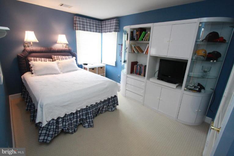 20945 Sunnyacres Road Gaithersburg, MD 20882 - Photo 3 of 30 Bedroom #3