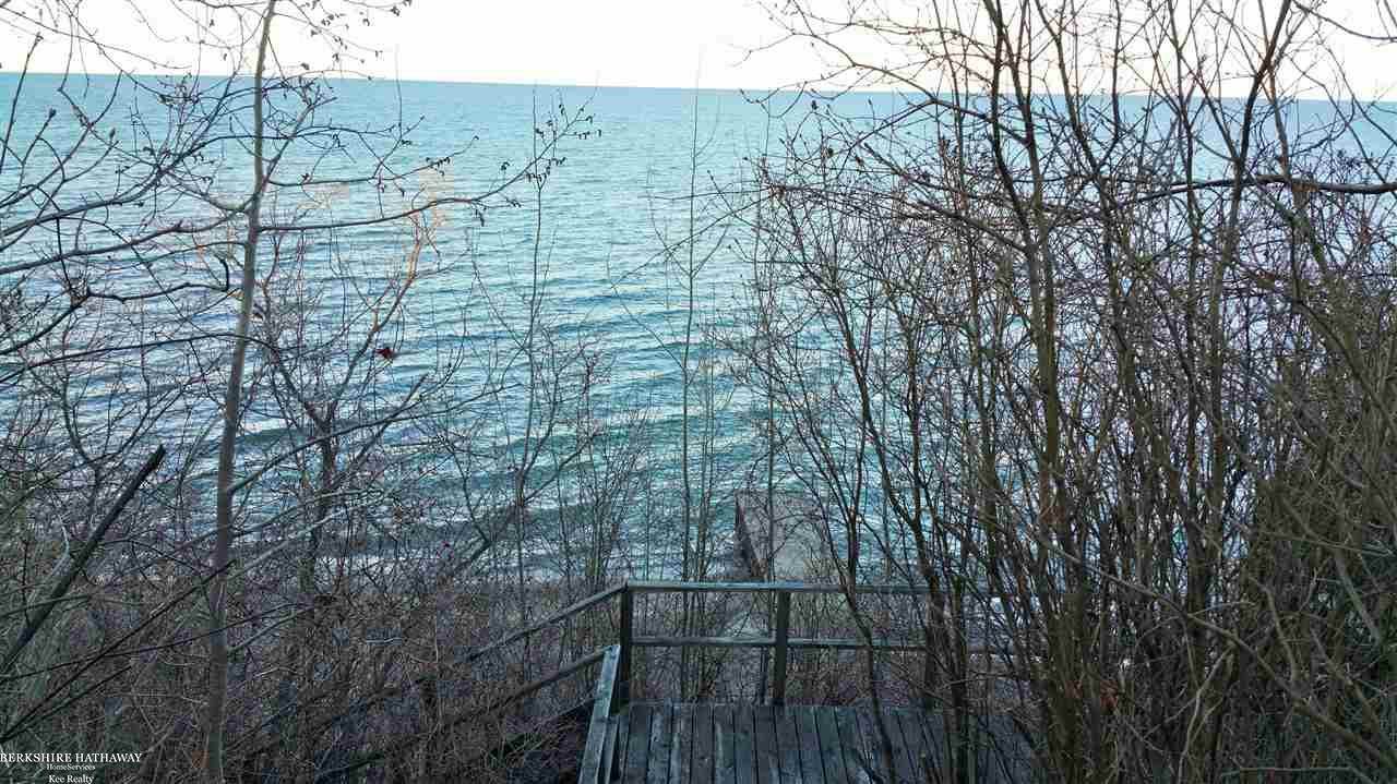 2245 Lakeshore Road Applegate, MI 48401 - Photo 33 of 40 31236130-32.JPG