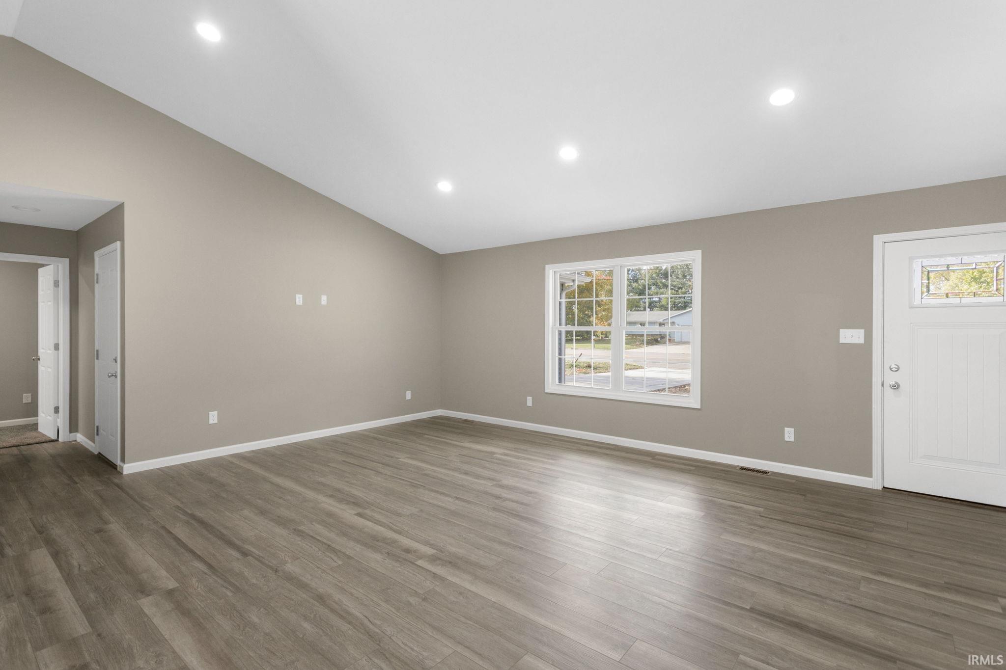 55562 Bittersweet Road Mishawaka, IN 46545 - Photo 4 of 30