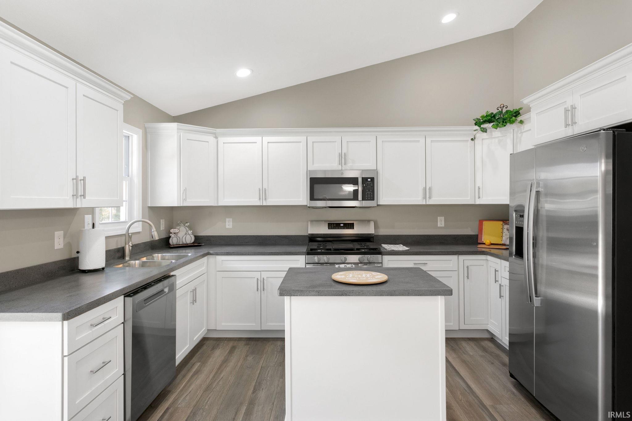 55562 Bittersweet Road Mishawaka, IN 46545 - Photo 10 of 30