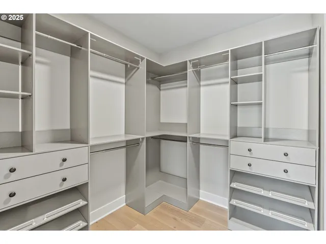 $929,000 | 243 Northeast Hemingway Drive, Stevenson, WA 98648