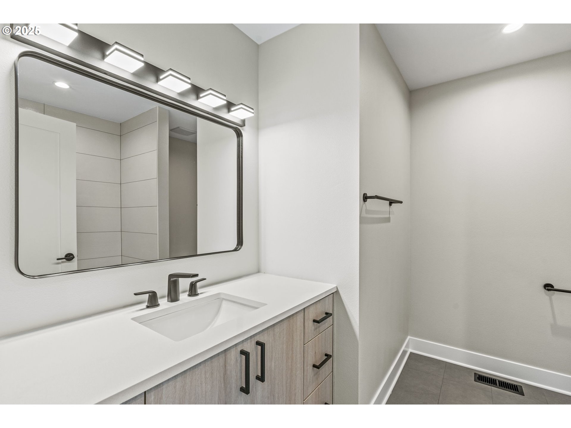 243 Northeast Hemingway Drive Stevenson, WA 98648 - Photo 19 of 46