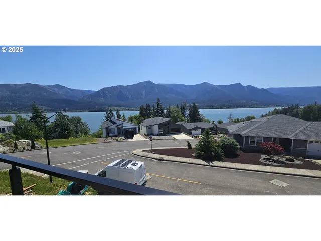 $929,000 | 243 Northeast Hemingway Drive, Stevenson, WA 98648