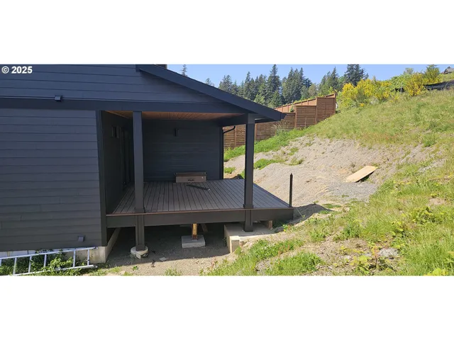 $929,000 | 243 Northeast Hemingway Drive, Stevenson, WA 98648