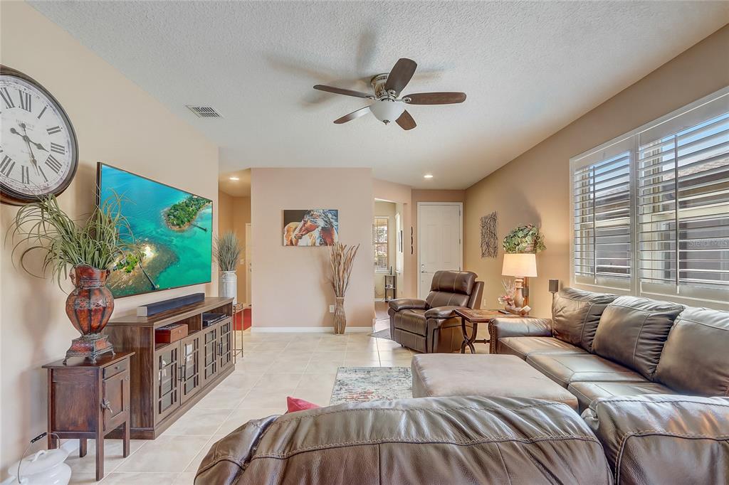 9673 Southwest 63rd Loop Ocala, FL 34481 - Photo 5 of 31 Gallery Image 5