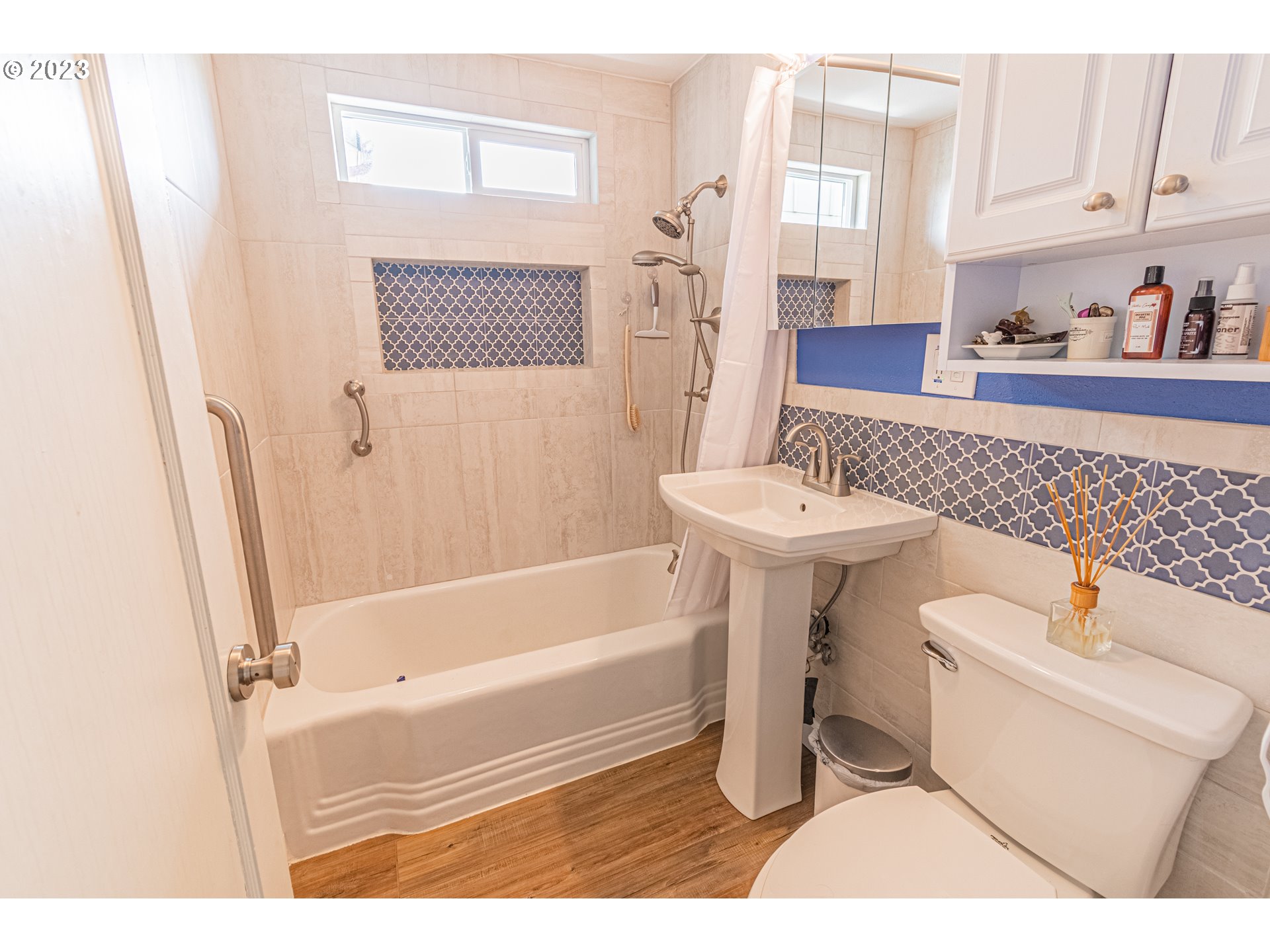 35160 Rueppel Avenue Pacific City, OR 97135 - Photo 20 of 26 a bathroom with a sink a toilet and shower