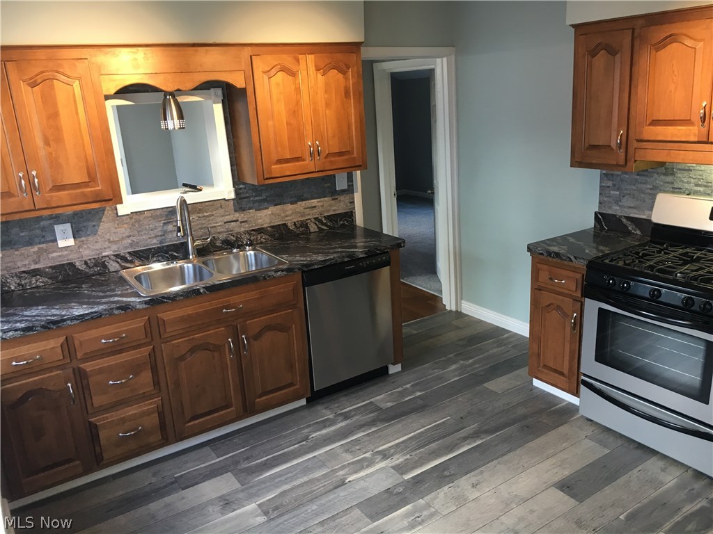 5922 Maplewood Road Cleveland, OH 44124 - Photo 4 of 17 Gallery Image 4