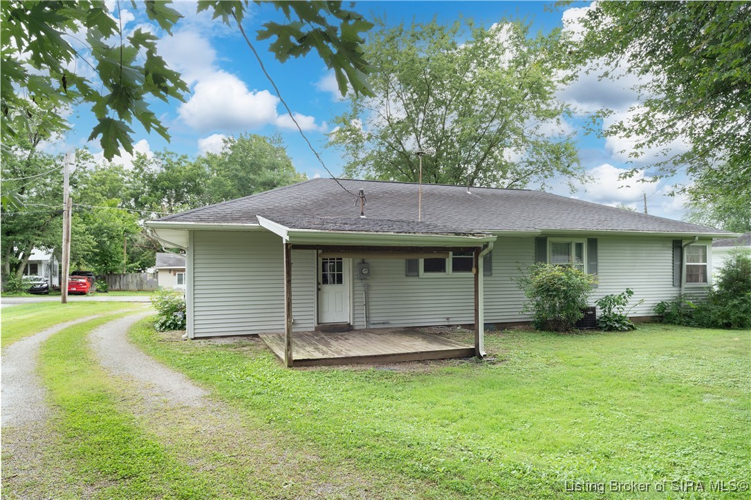 1012 South Riley Drive Scottsburg, IN 47170 - Photo 4 of 20