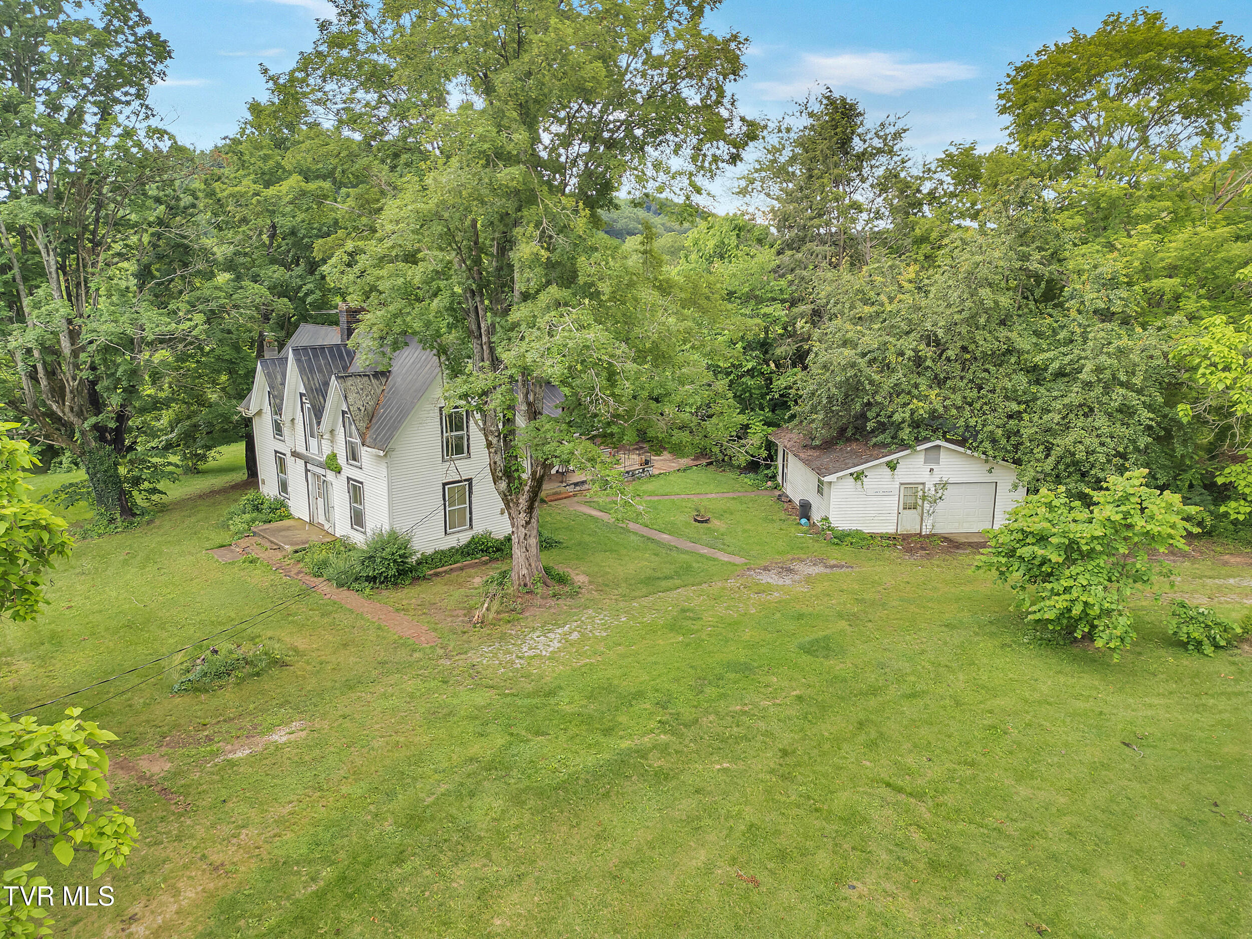 1275 Chuckey Pike Chuckey, TN 37641 - Photo 2 of 43 10_10