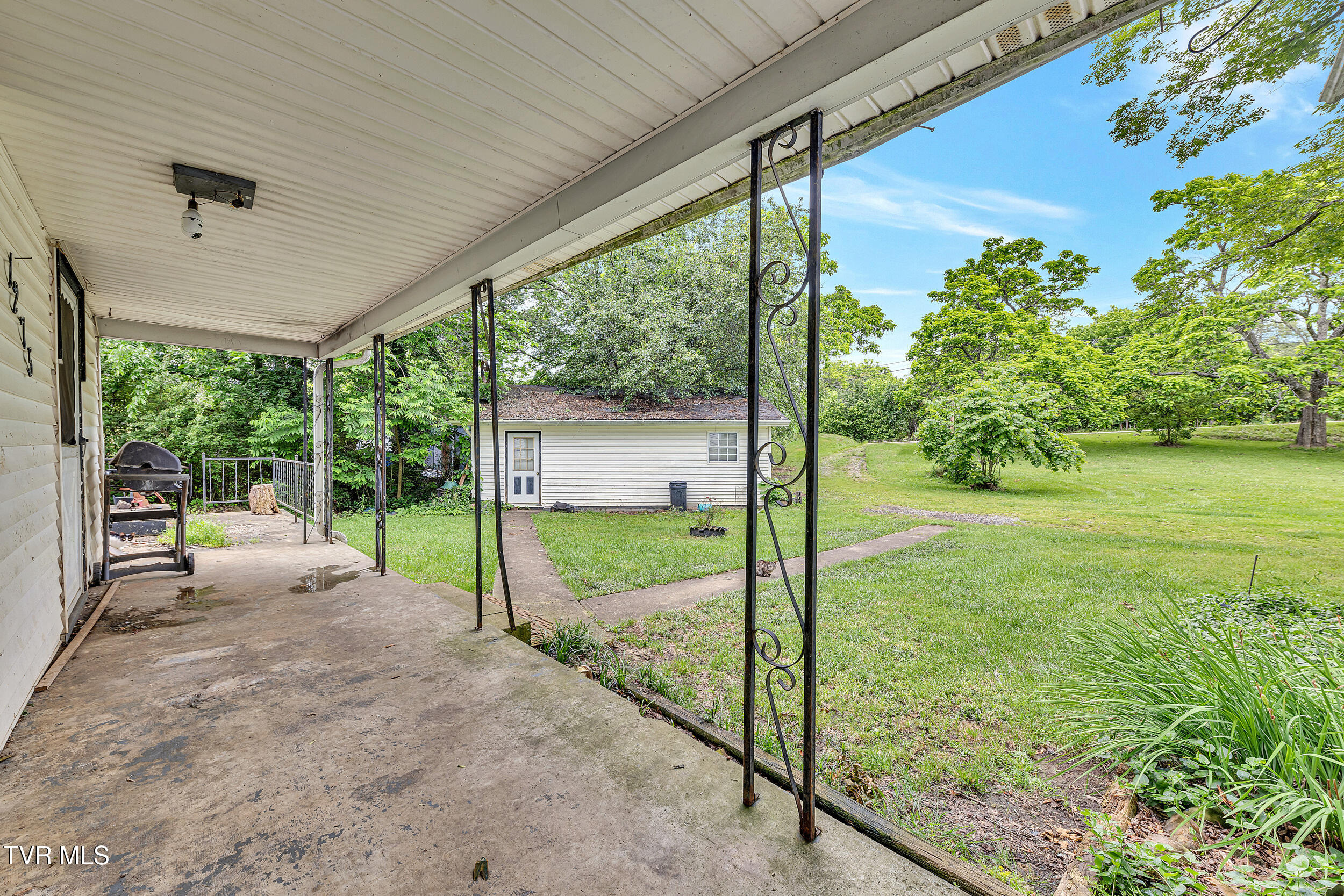 1275 Chuckey Pike Chuckey, TN 37641 - Photo 28 of 43 34_32