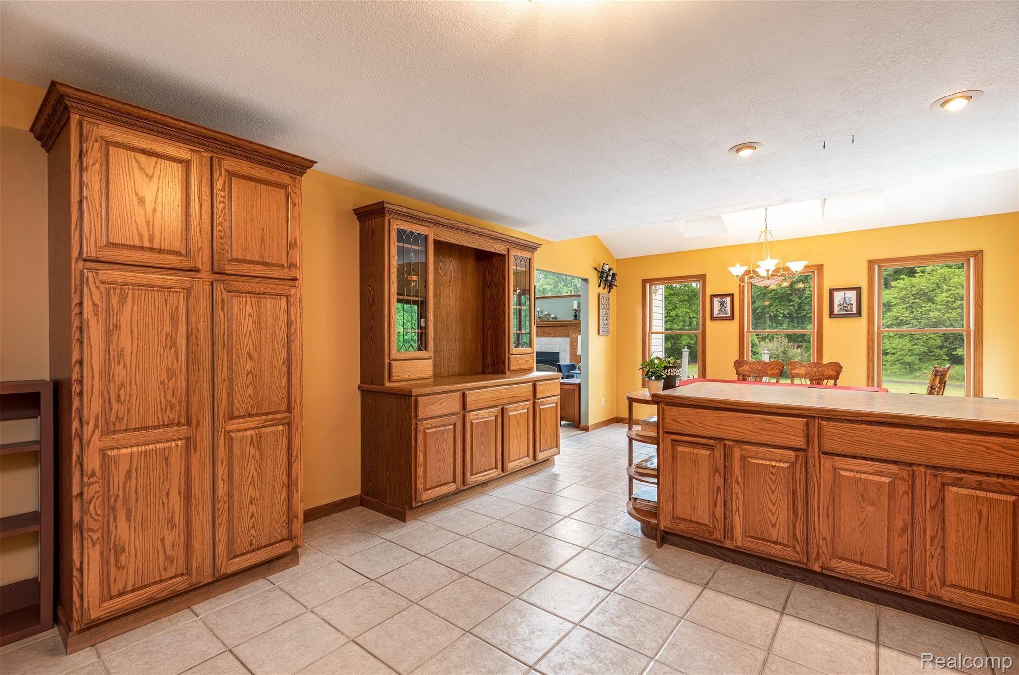 13034 Capernall Road Carleton, MI 48117 - Photo 12 of 44 22.Kitchen