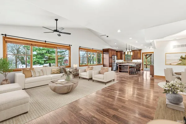 $559,900 | 10227 Jefferson Road, Osceola, IN 46561