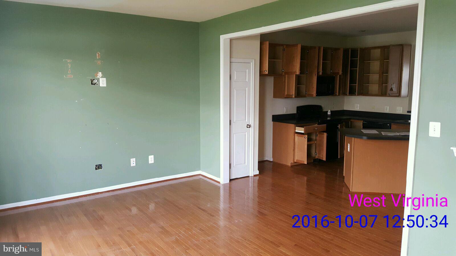 18 Streamside Place Falling Waters, WV 25419 - Photo 11 of 28 Kitchen