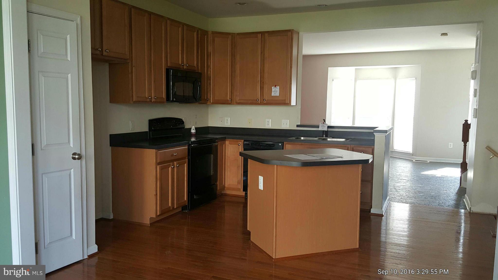 18 Streamside Place Falling Waters, WV 25419 - Photo 8 of 28 Kitchen