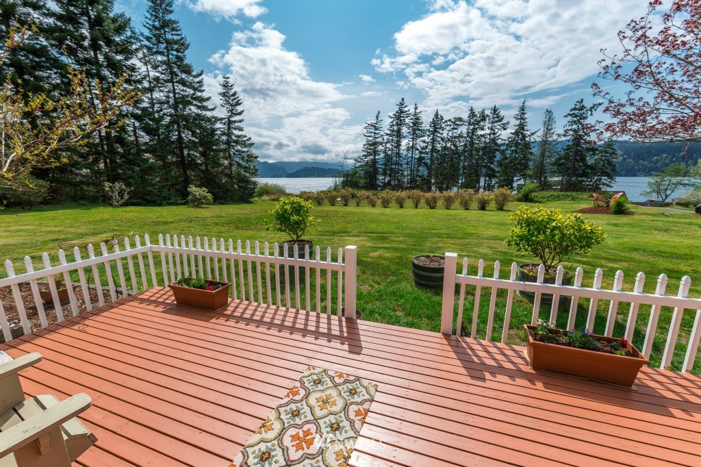 2696 North Shore Road Bellingham, WA 98226 - Photo 1 of 16 Gallery Image 1