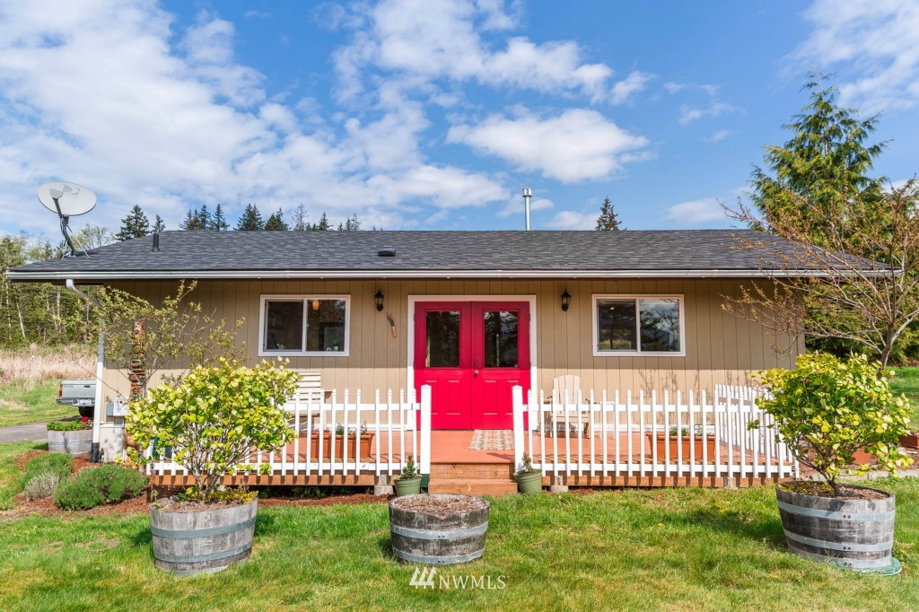 2696 North Shore Road Bellingham, WA 98226 - Photo 2 of 16 Gallery Image 2
