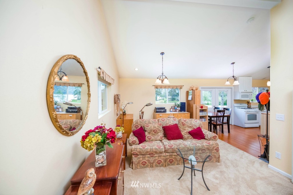 2696 North Shore Road Bellingham, WA 98226 - Photo 11 of 16 Gallery Image 11