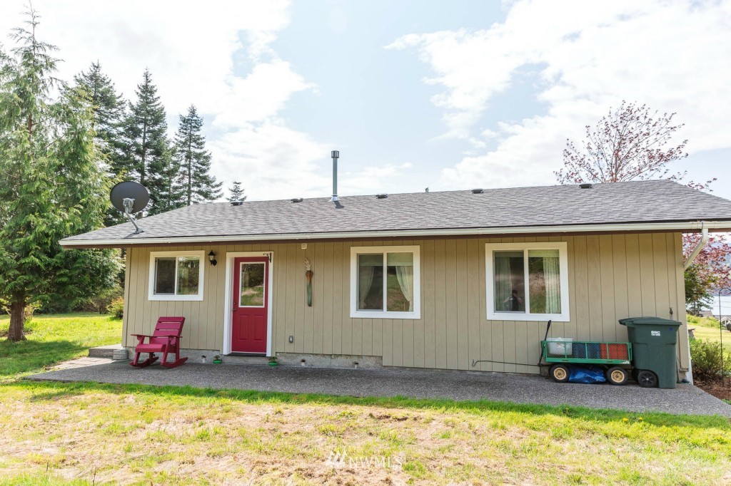 2696 North Shore Road Bellingham, WA 98226 - Photo 3 of 16 Gallery Image 3