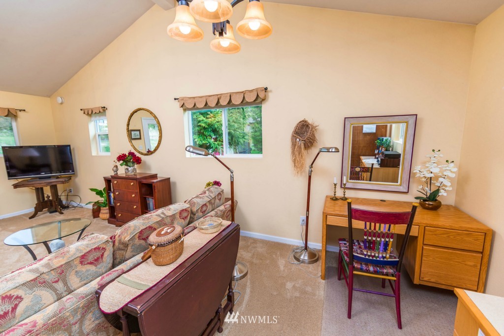 2696 North Shore Road Bellingham, WA 98226 - Photo 10 of 16 Gallery Image 10