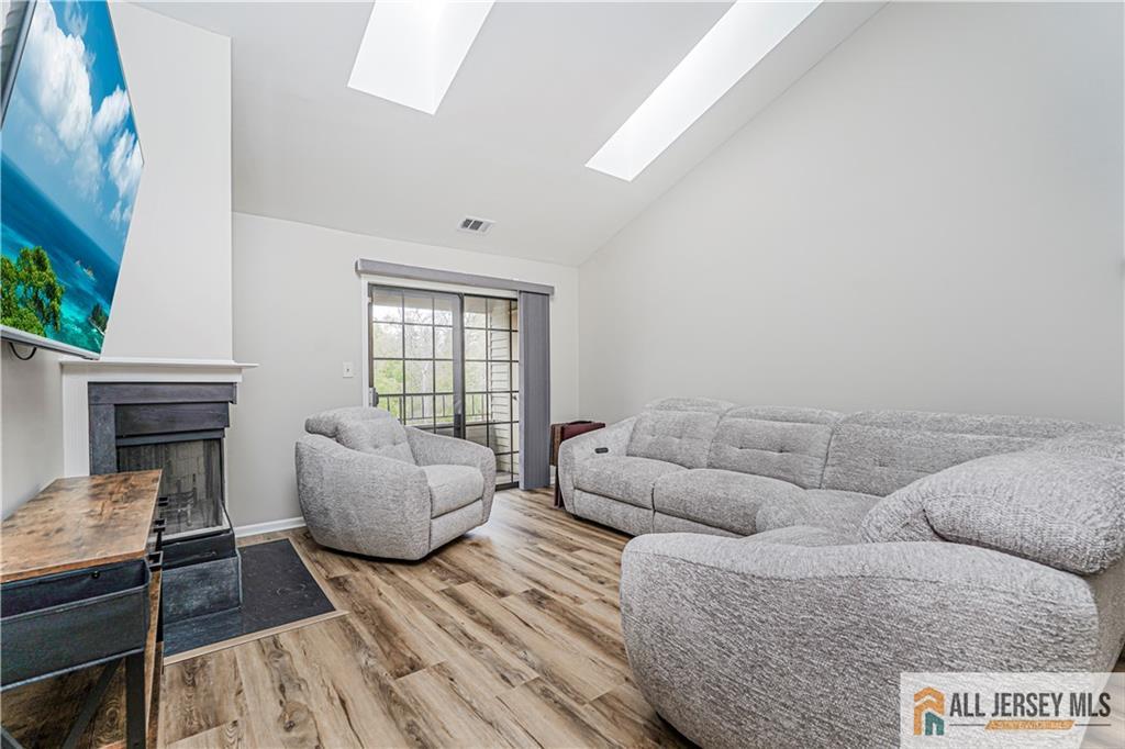 2809 Ridgefield Court Helmetta, NJ 08828 - Photo 7 of 32 Gallery Image 7