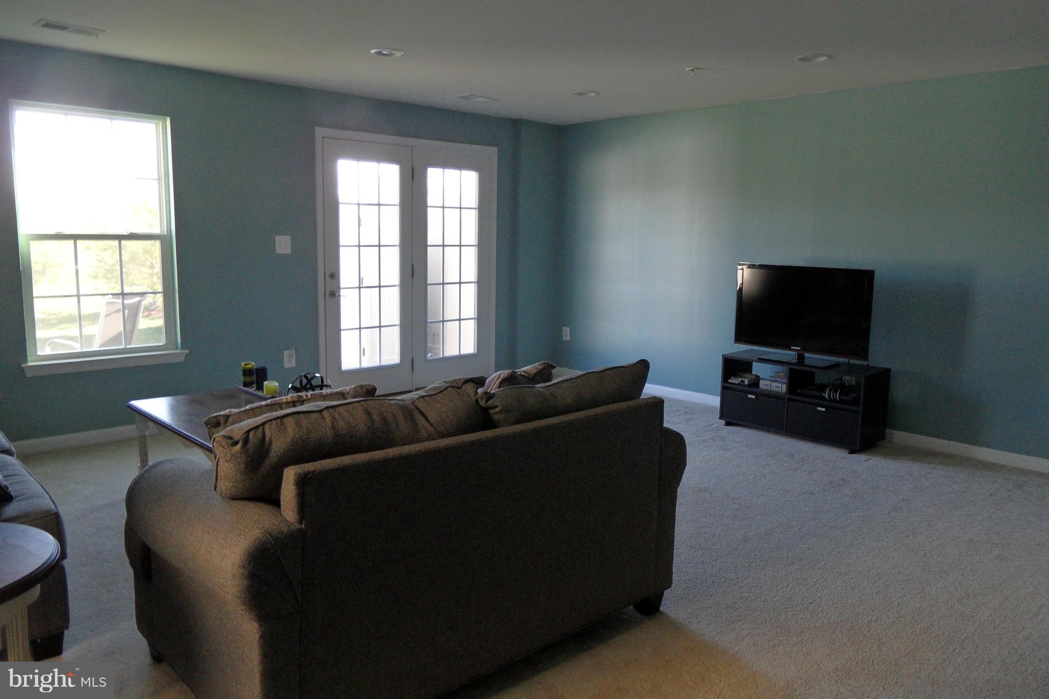 2067 Spring Run Circle Frederick, MD 21702 - Photo 4 of 30 Family Room