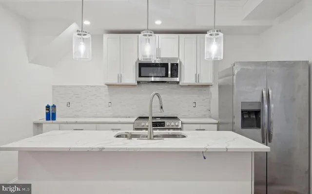 $769,000 | 325 14th Place Northeast, Washington, DC 20002