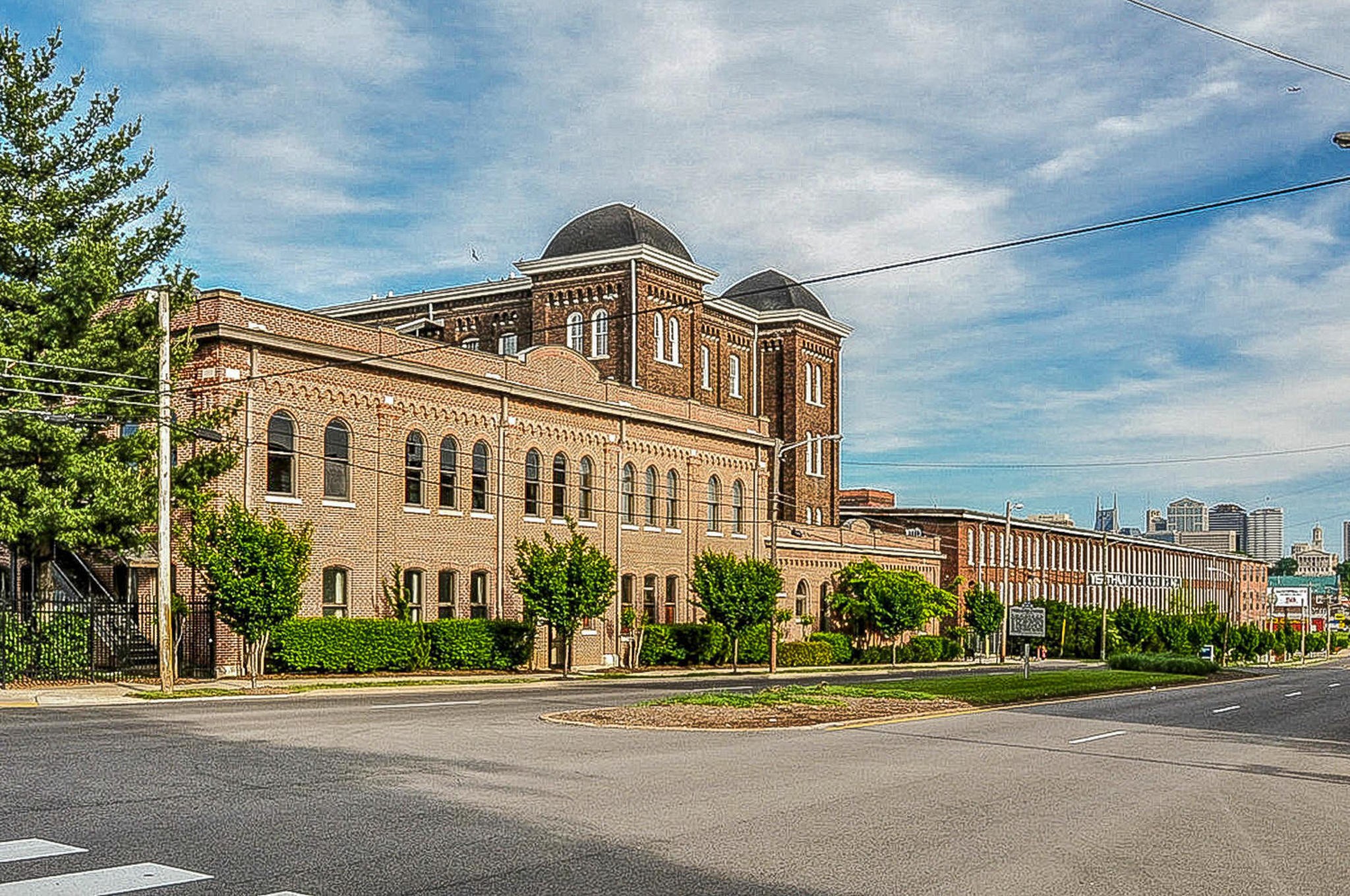 1350 Rosa L Parks Boulevard, Unit 338 Nashville, TN 37208 - Photo 25 of 28 a front view of a building