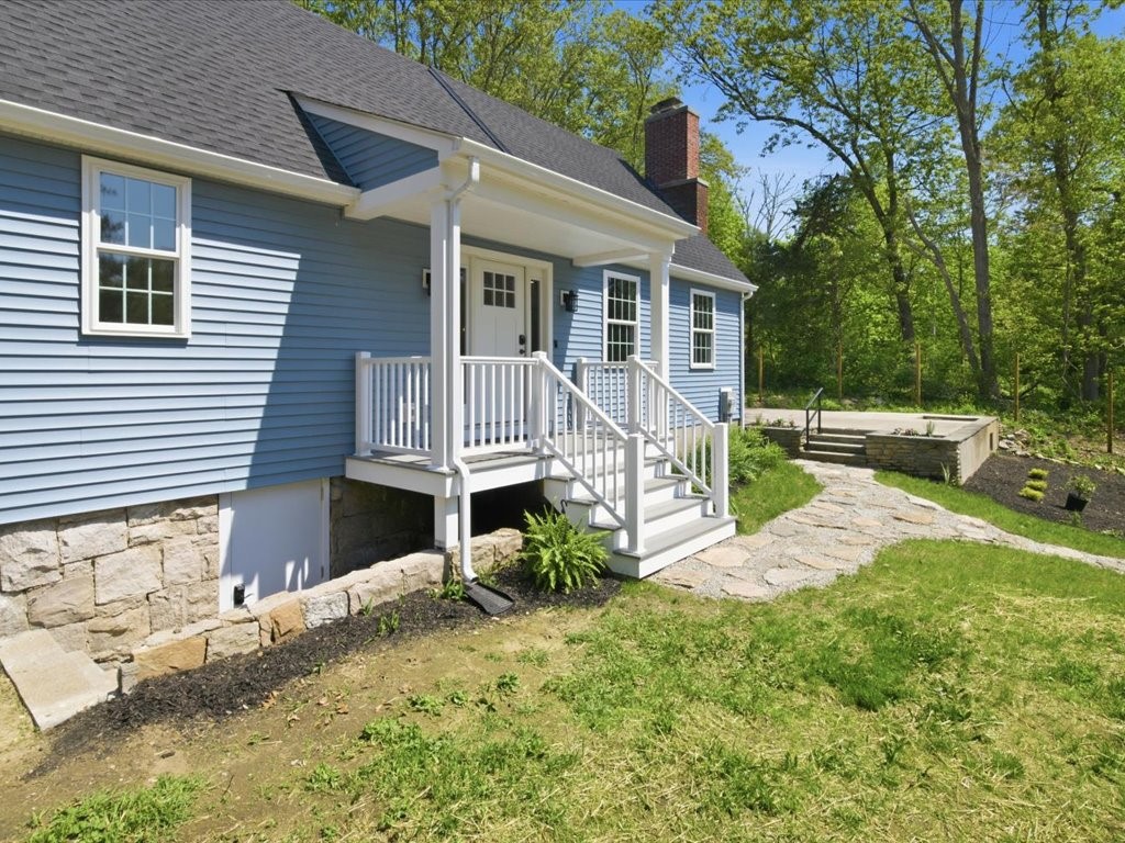 90 Ashaway Road Westerly, RI 02891 - Photo 6 of 41