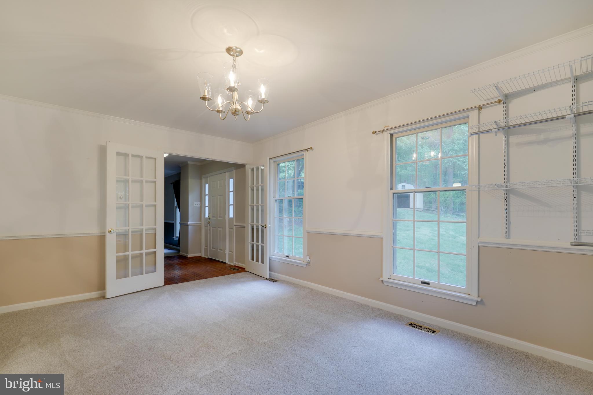 5769 Pendleton Lane Warrenton, VA 20187 - Photo 9 of 47 Dining room
