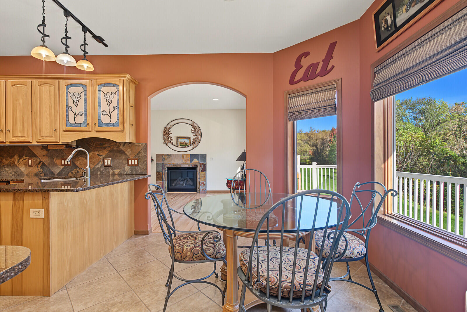 424 French Road Onalaska, WI 54650 - Photo 21 of 50 23_424FrenchRd_Dinette2_mls