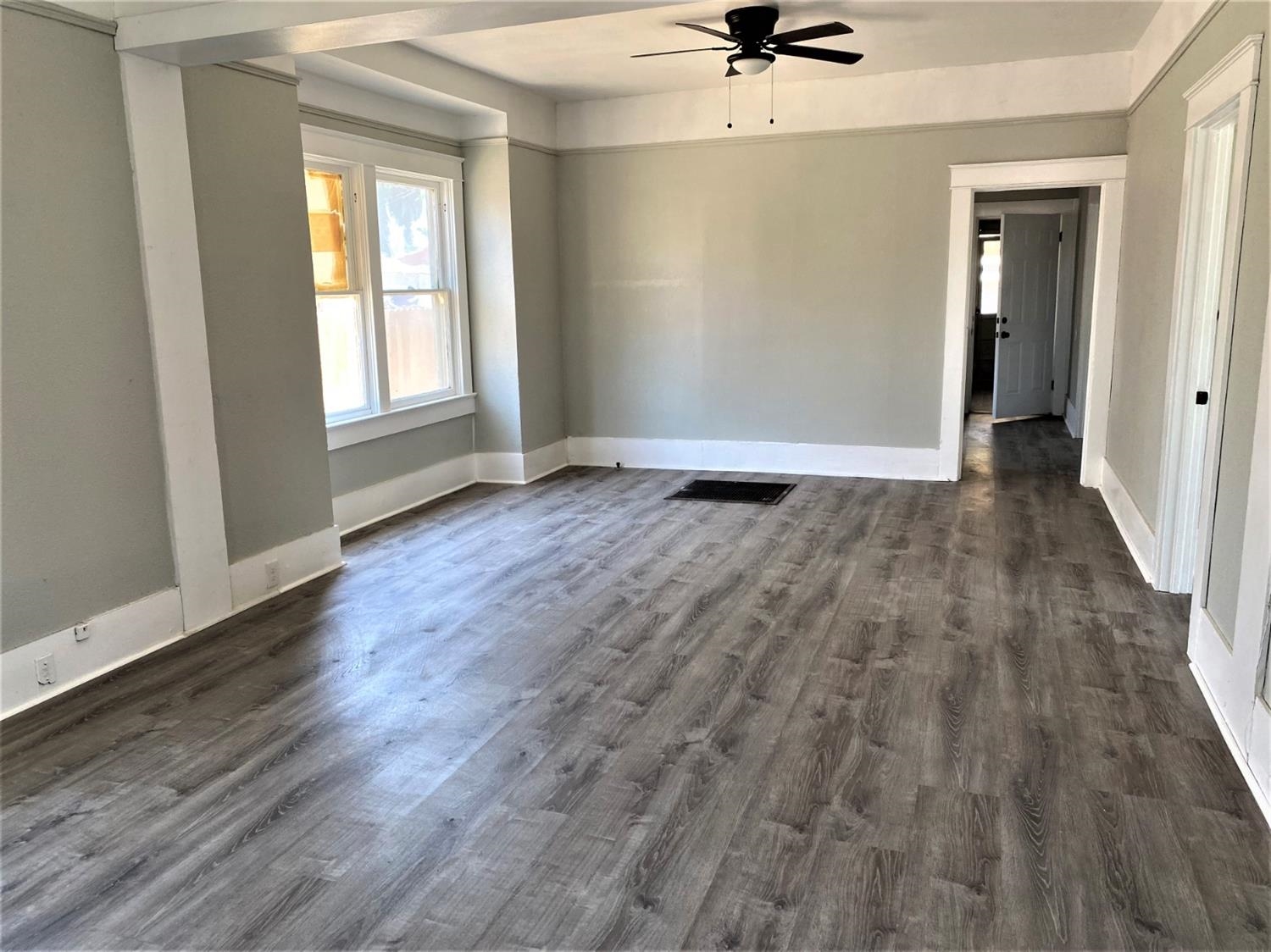 1211 D Street Reedley, CA 93654 - Photo 2 of 15