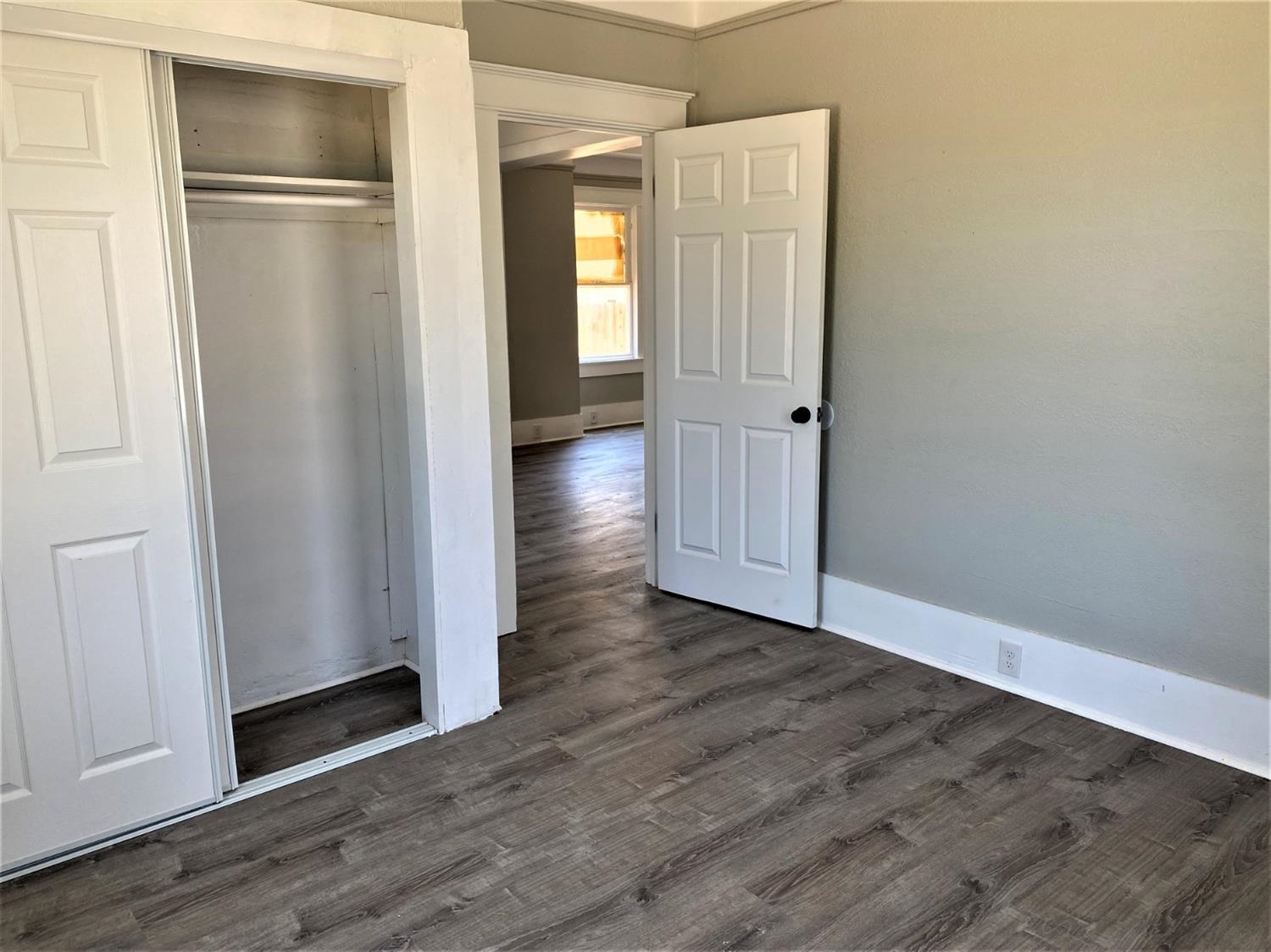 1211 D Street Reedley, CA 93654 - Photo 4 of 15
