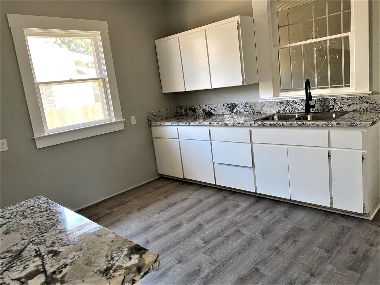 1211 D Street Reedley, CA 93654 - Photo 6 of 15
