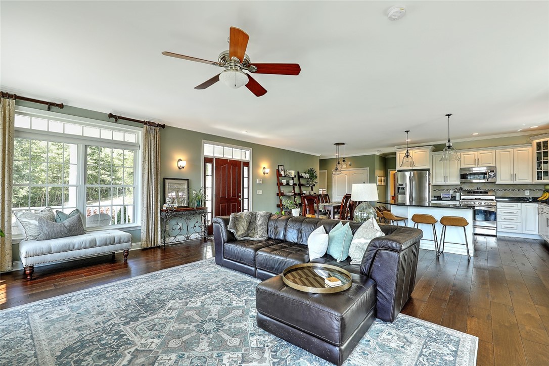 5 Ridgeland Road Smithfield, RI 02917 - Photo 13 of 48