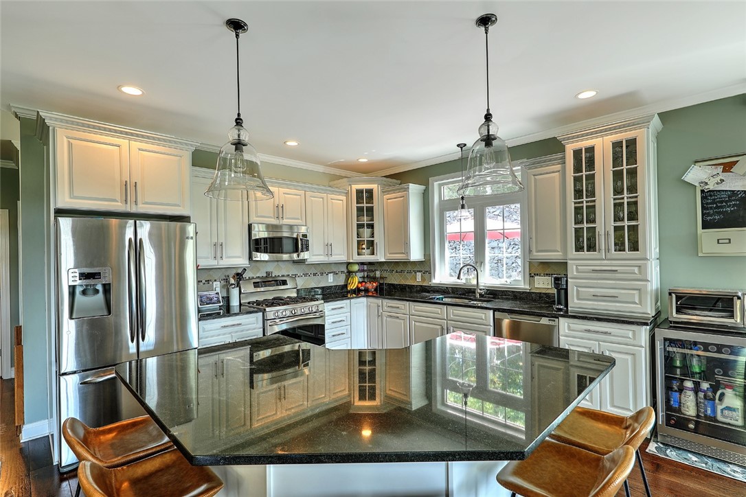 5 Ridgeland Road Smithfield, RI 02917 - Photo 17 of 48