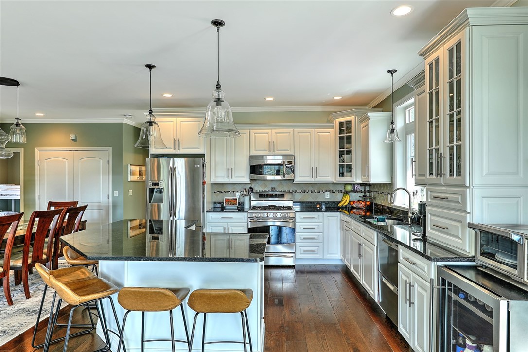 5 Ridgeland Road Smithfield, RI 02917 - Photo 23 of 48