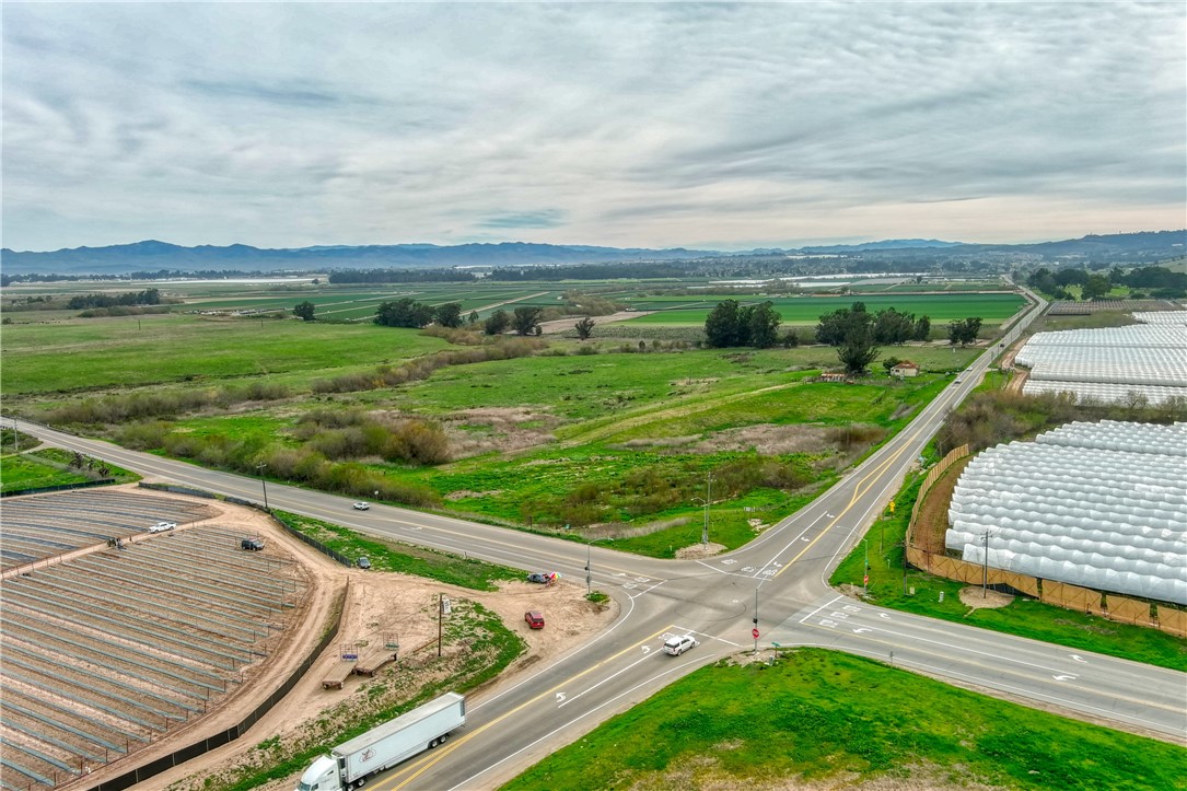 31 Cabrillo Highway Santa Maria, CA 93455 - Photo 18 of 44 an aerial view of a garden
