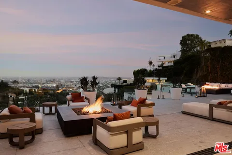 $68,000,000 | 9330 Flicker Way, Los Angeles, CA 90069